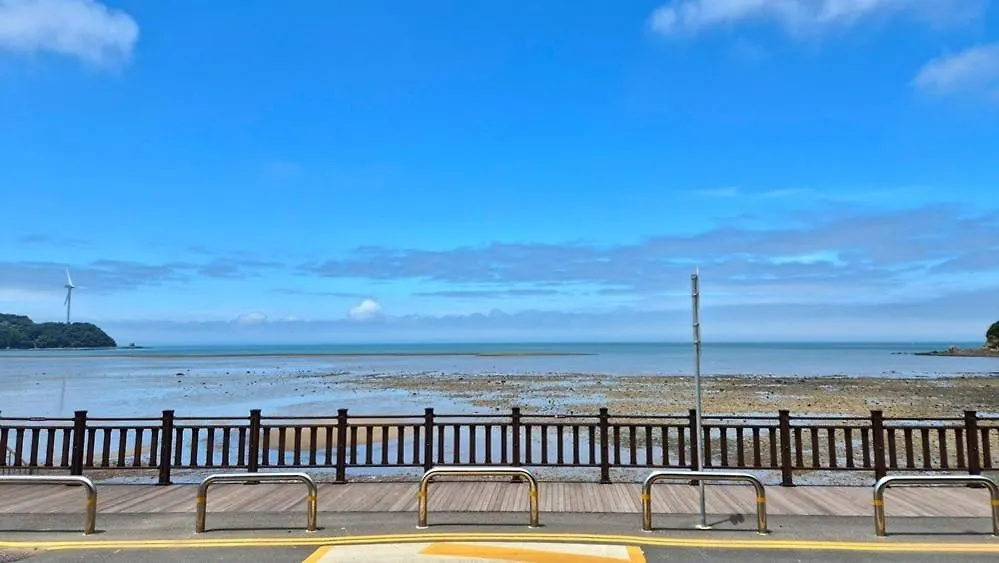 Yeongheungdo Haevichi Pension インチョン広域市 4*,