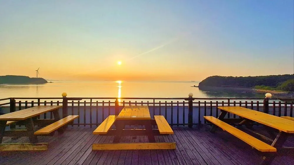 Yeongheungdo Haevichi Pension インチョン広域市 3*,  韓国