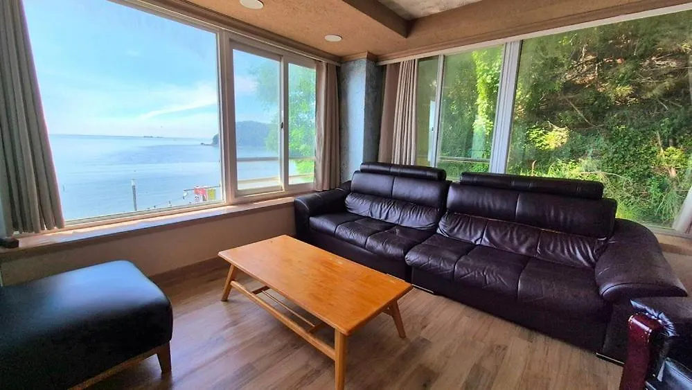 Yeongheungdo Haevichi Pension インチョン広域市 4*,  韓国