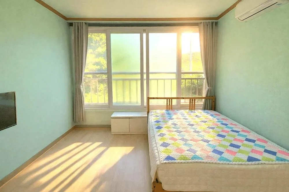 Yeongheungdo Haevichi Pension インチョン広域市 3*,  韓国