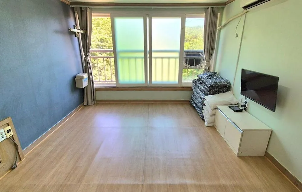 Yeongheungdo Haevichi Pension Incheon 3*,