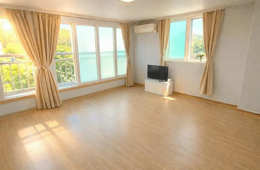 Yeongheungdo Haevichi Pension Incheon 3*,  South Korea